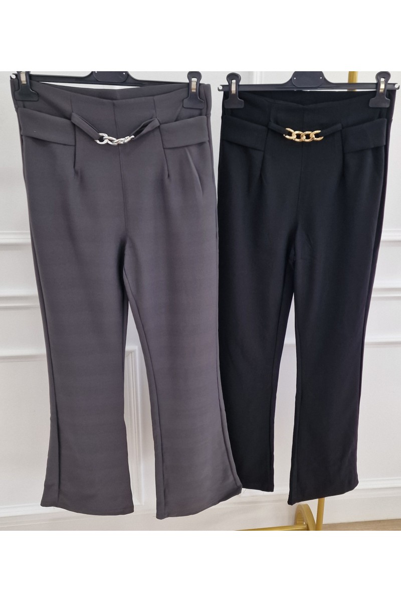 Pantalón cinturón cadena