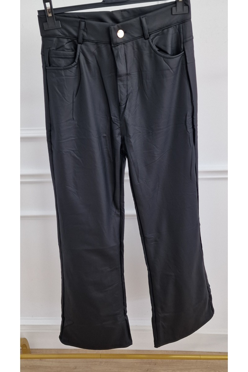 Pantalón campana polipiel