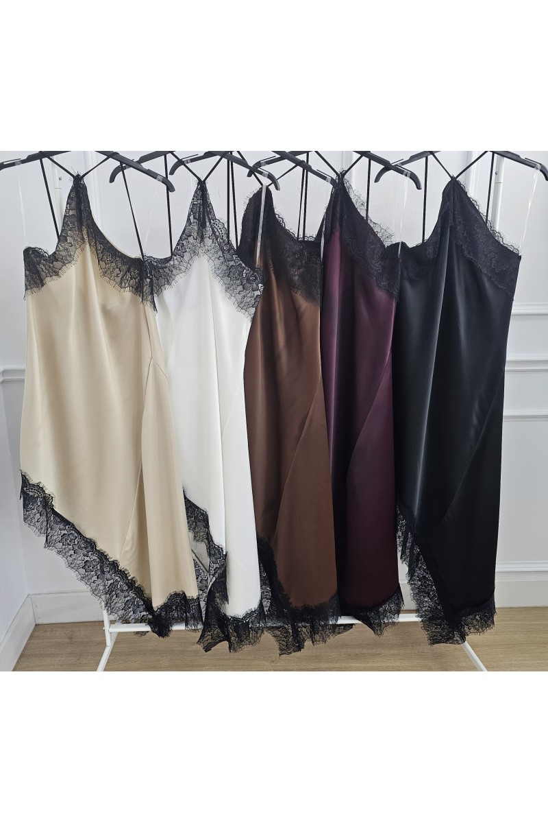 Vestido asimétrico cuello halter