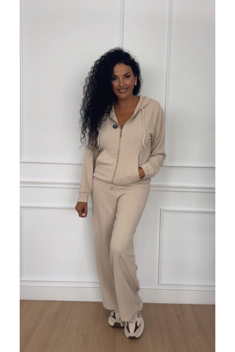 Conjunto chándal relieve