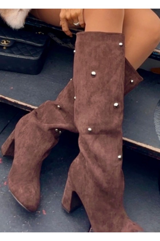 Botas caña alta tacha marrón