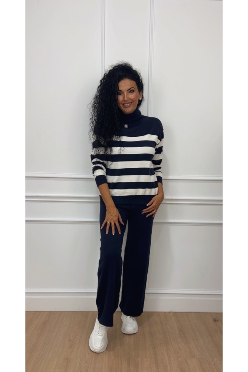 Conjunto confort rayas cuello alto