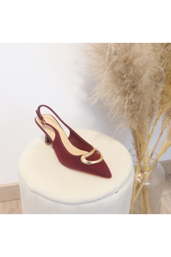 Stiletos detalles gold burdeos