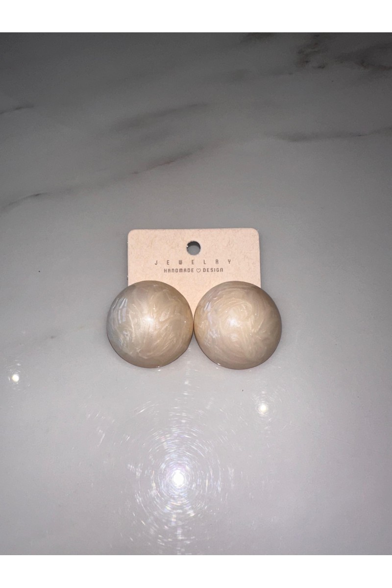 Pendientes nacarados beig