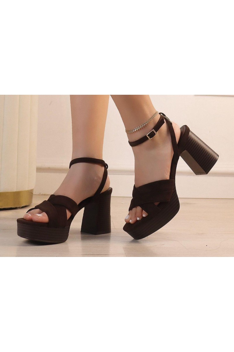 Sandalias plataforma marrón
