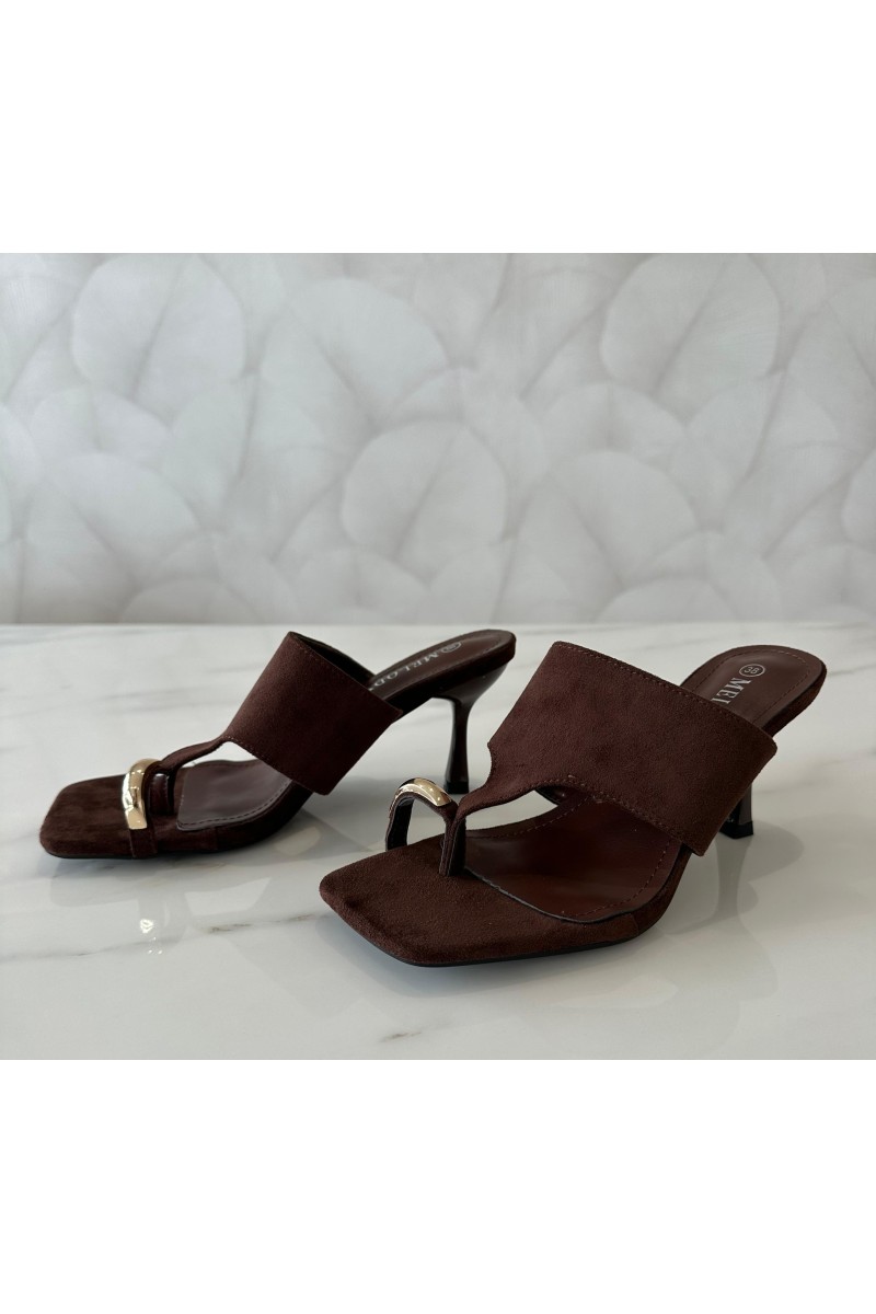 Sandalias anillo tacón chupete brown