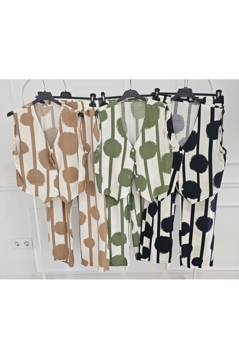 Conjunto chalequillo lunar