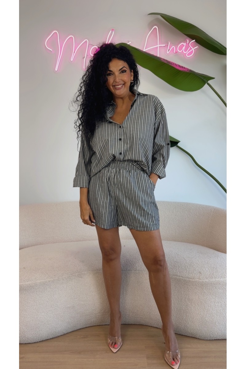 Conjunto short rayas