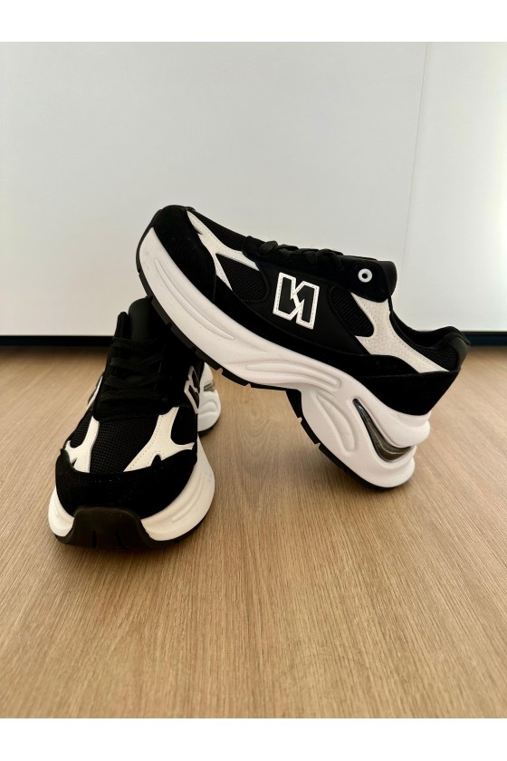 Deportivas negra/blancas dt8011