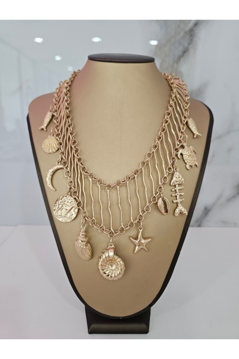 Collar beach